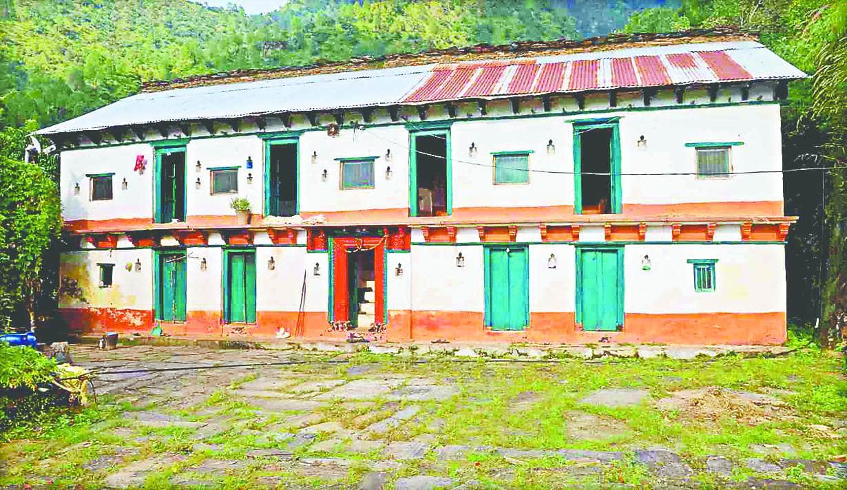 In this village of Uttarakhand women up to the head, village guard and ration dealer
