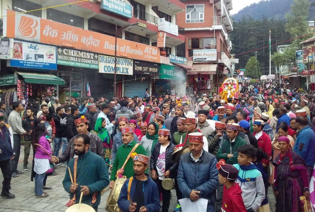 International Kullu Dussehra 2019 take blessings of devi devta