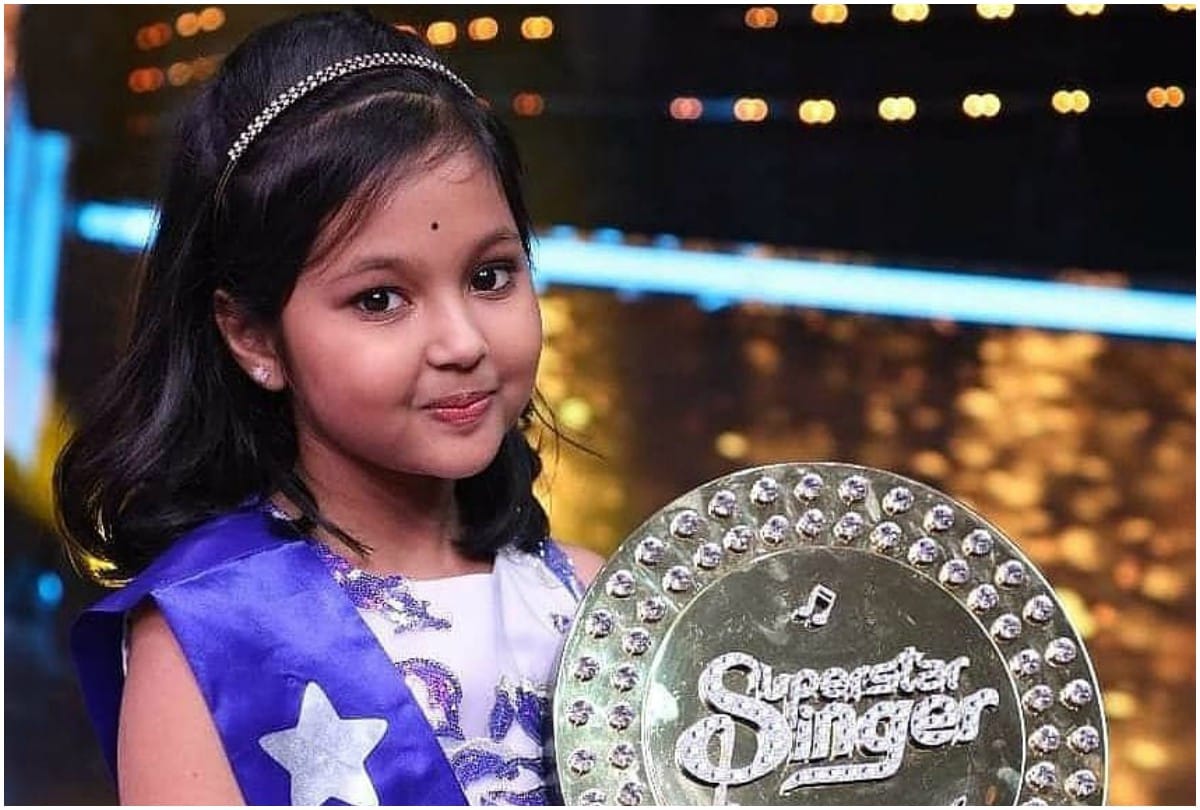 Kolkata girl Prity Bhattacharjee won superstar singer show get 15 lakh rupees and trophy