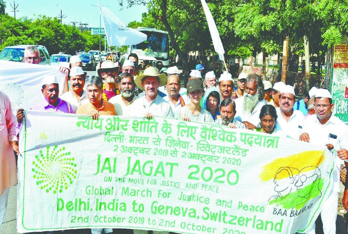 Vishva shanti yatra warm welcome in Agra