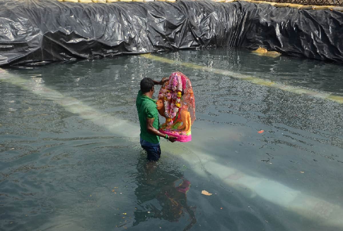 Immersion of idols in Yamuna instead of artificial reservoirs