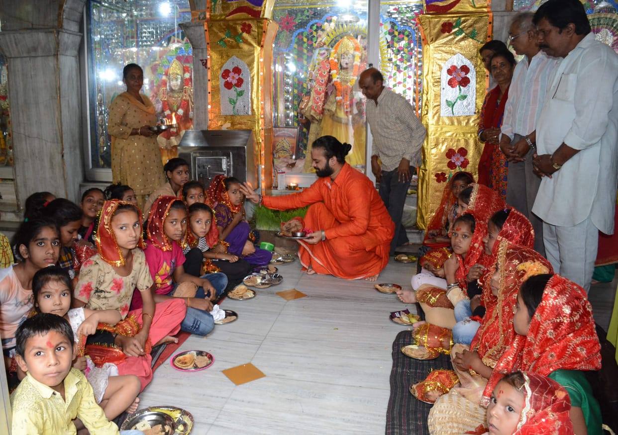 Girls did the practice of Navratri fast