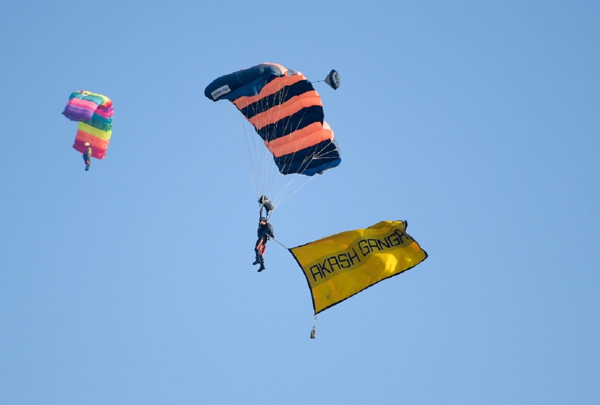 Abhinandan Varthaman during 87th Indian Air force day celebration MIG 20 Chinook Apache Dakota
