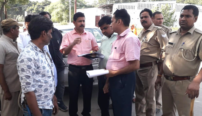 Vigilance team raided several mohallas and caught power theft