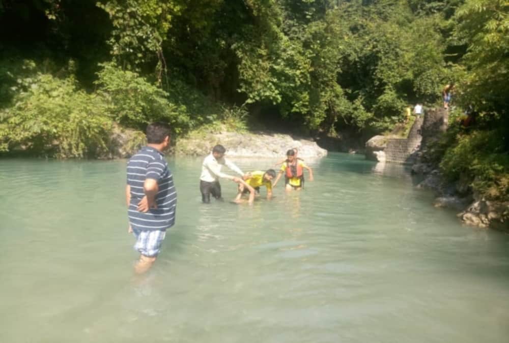 Two students Drown into Tons River during take Selfie After Durga Murti Visarjan in dehradun