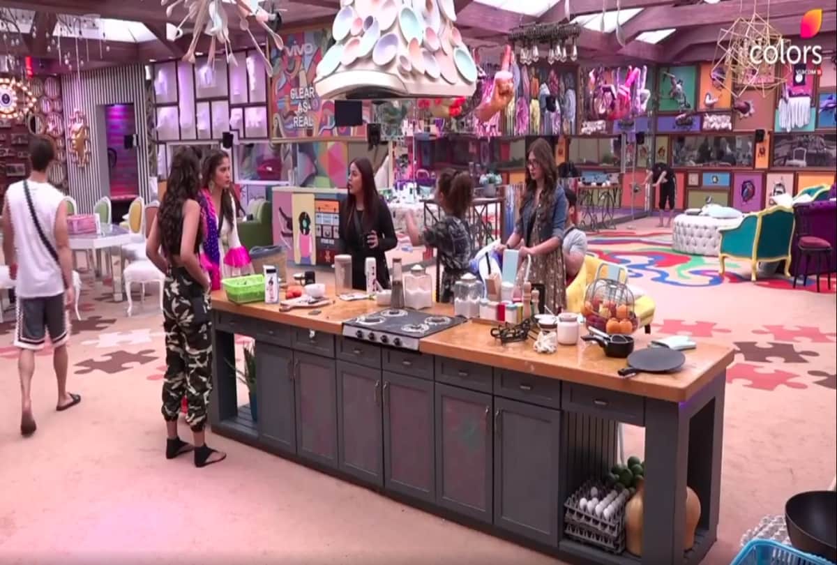 Bigg Boss 13 Rashmi Desai Devoleena Bhattacharjee Shehnaz Siddharth Shukla fight in salman khan show