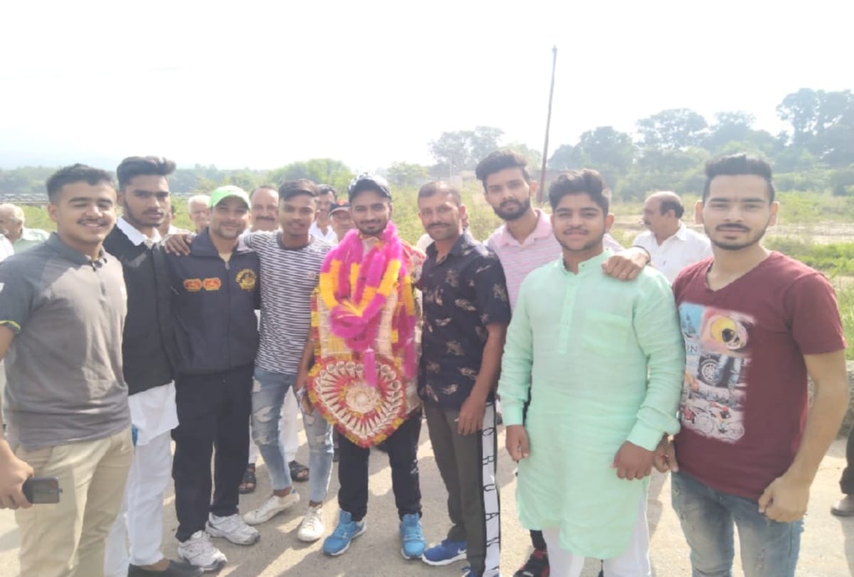 Karna of Kangra in Badminton and Yakshita Champion of Shimla
