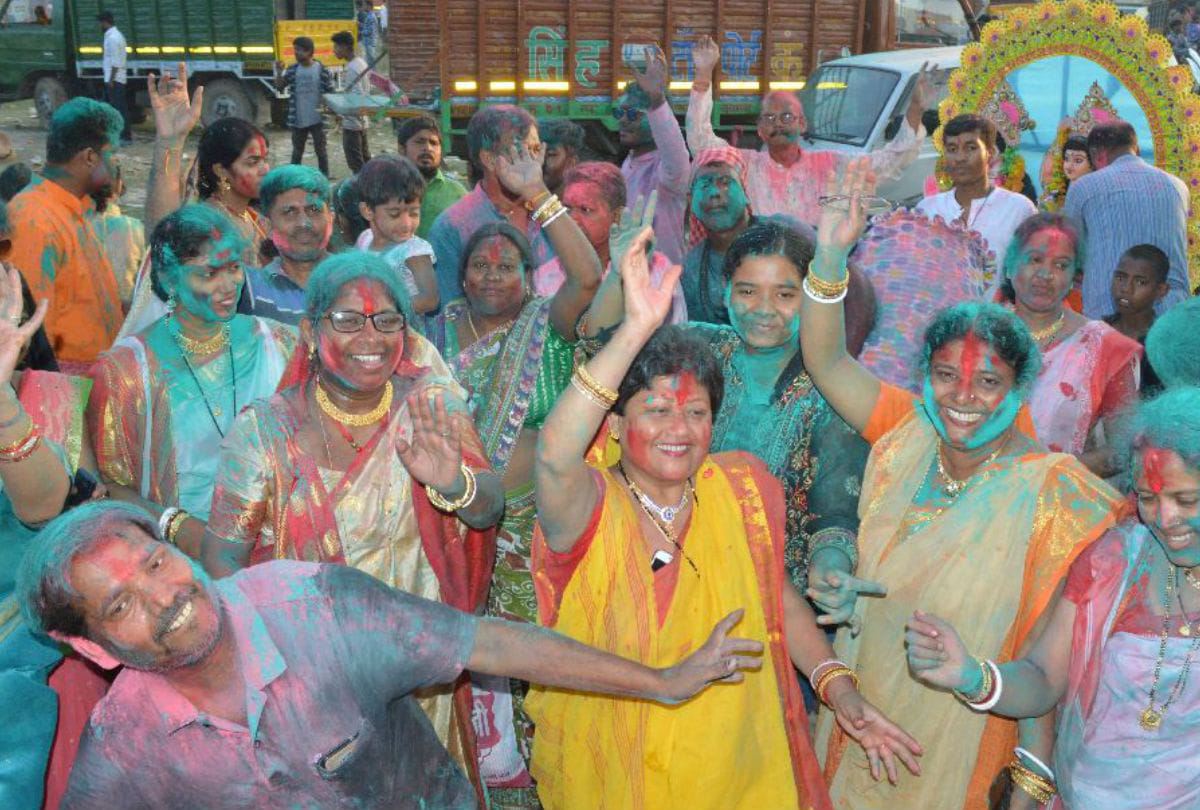 Sindoor Khela In Agra By Bengali Society on Dasshera