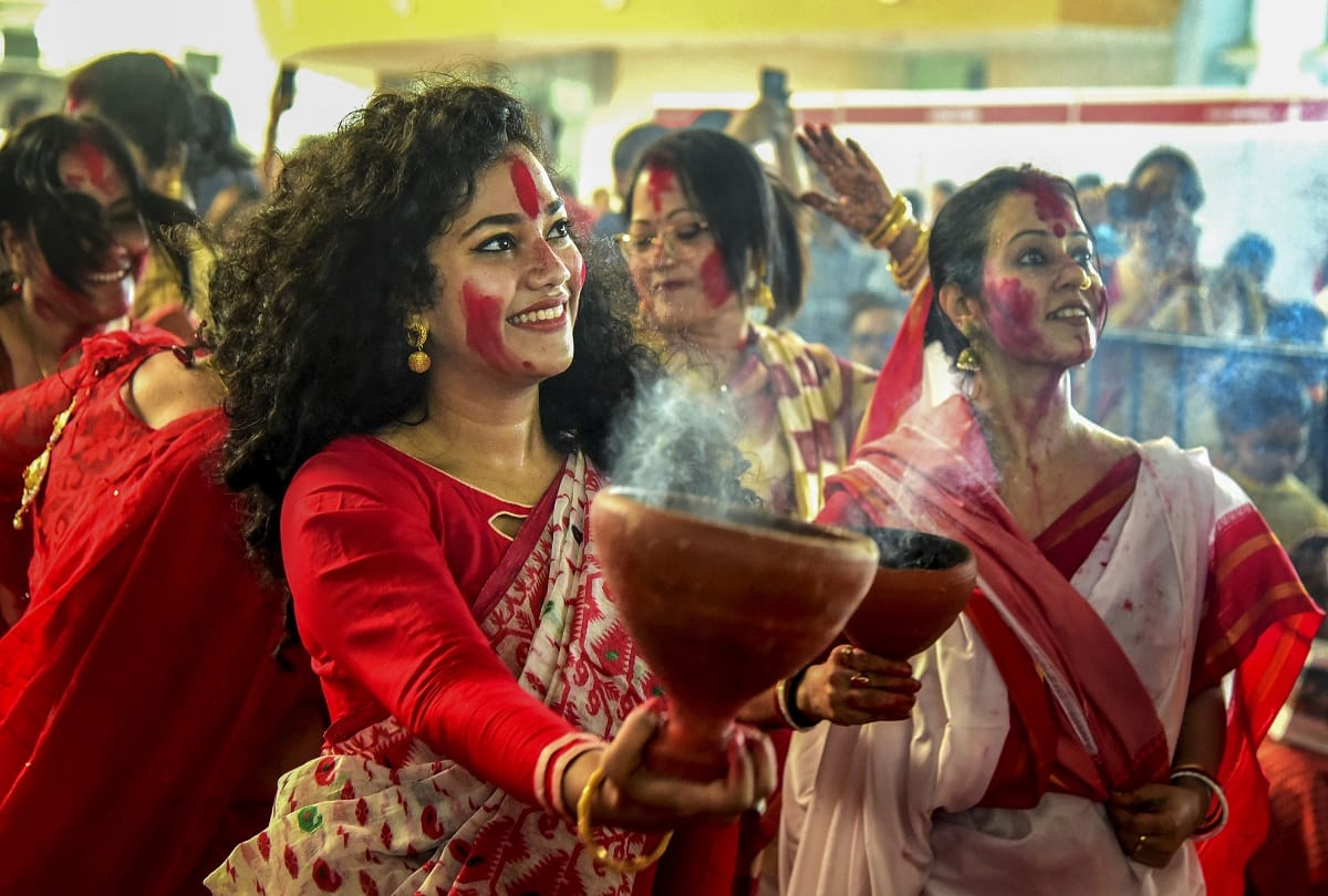 People all over the country celebrated the festival Dussehra, see dussehra photos