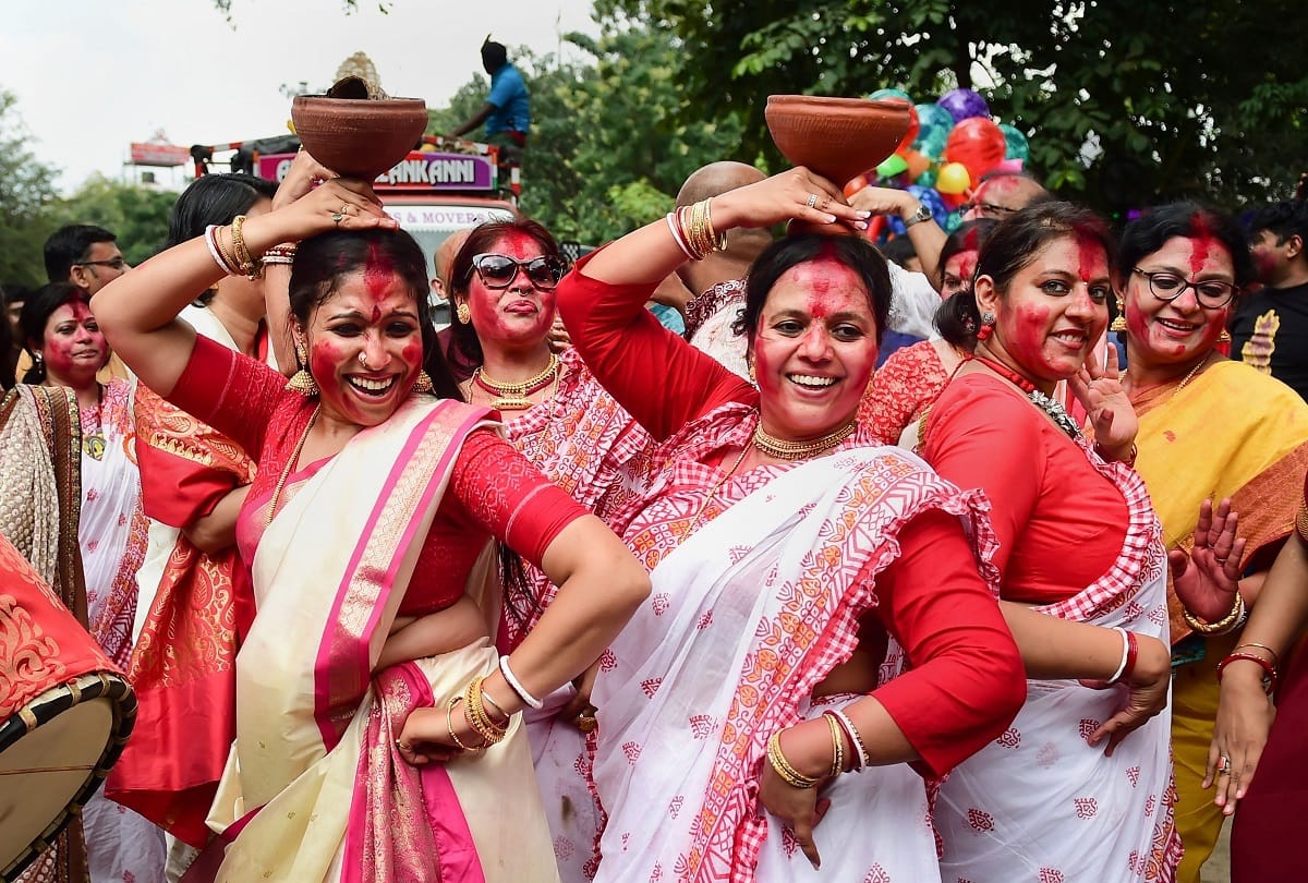 People all over the country celebrated the festival Dussehra, see dussehra photos