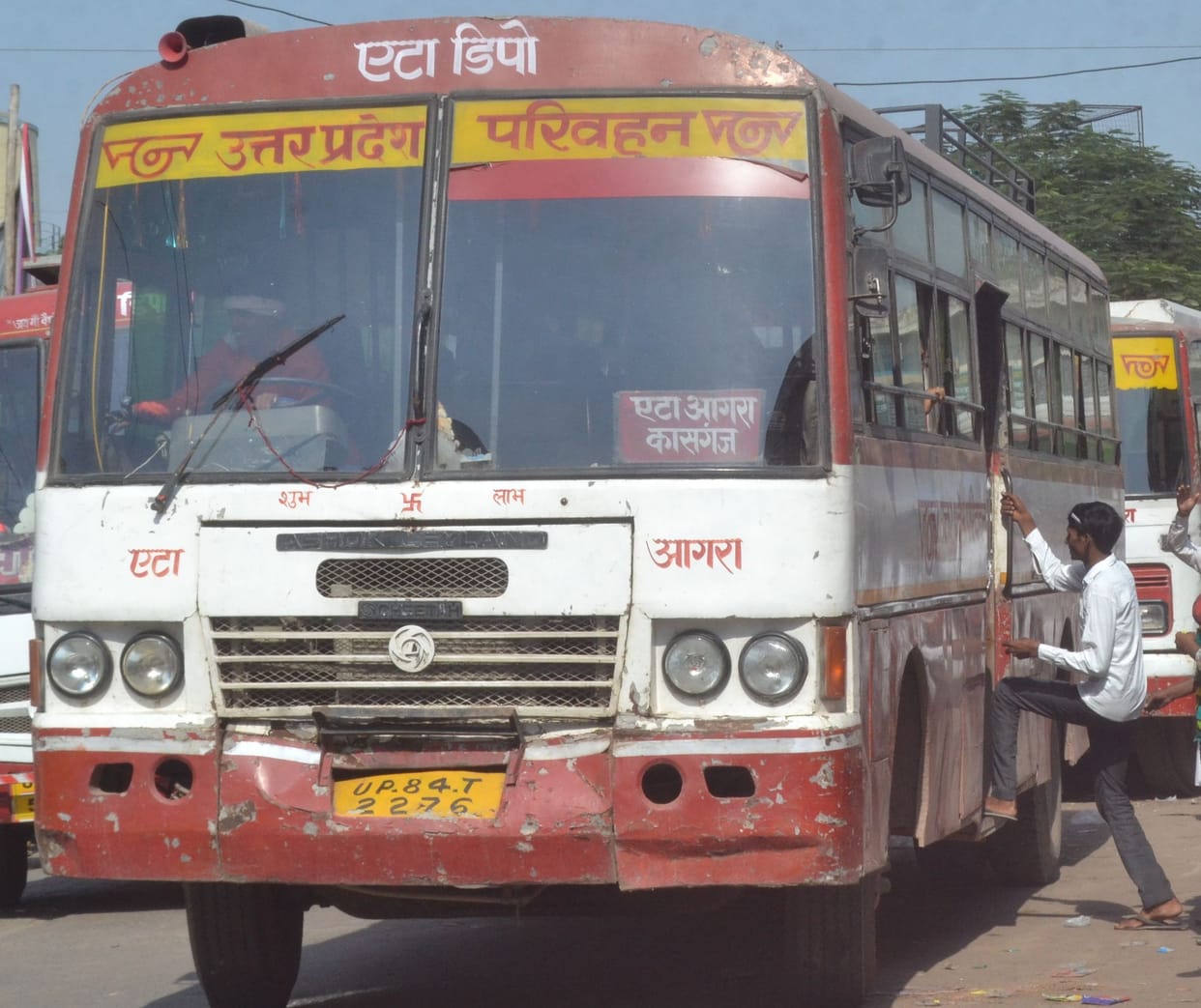 roadwayss, bus