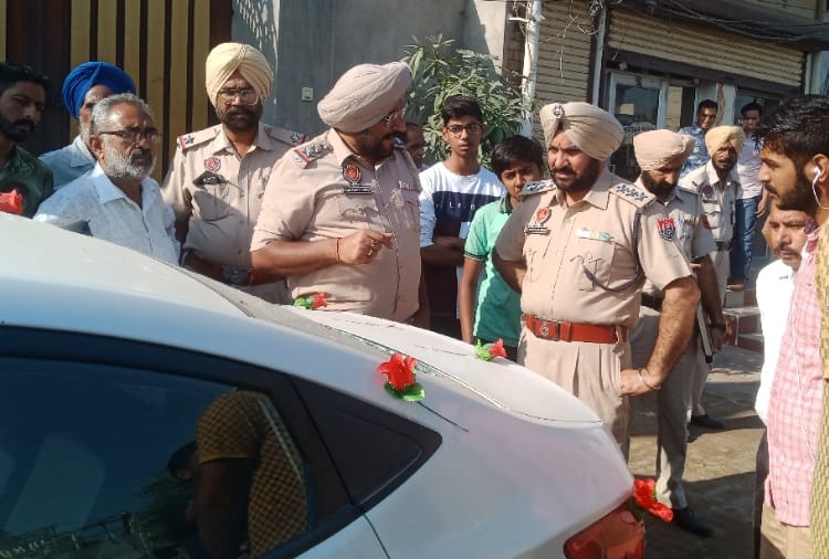 Firing On Car decorated For Marriage In Kot Kapura