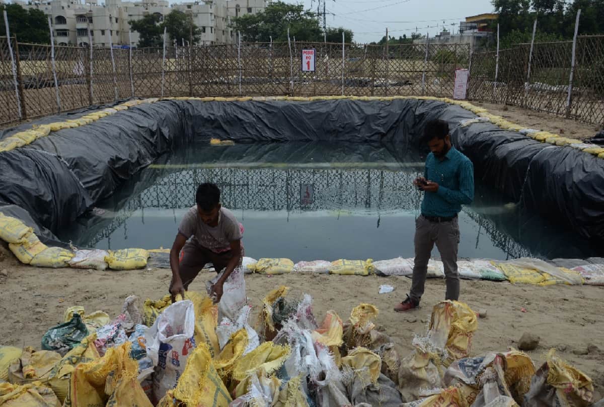 Immersion of idols in Yamuna instead of artificial reservoirs
