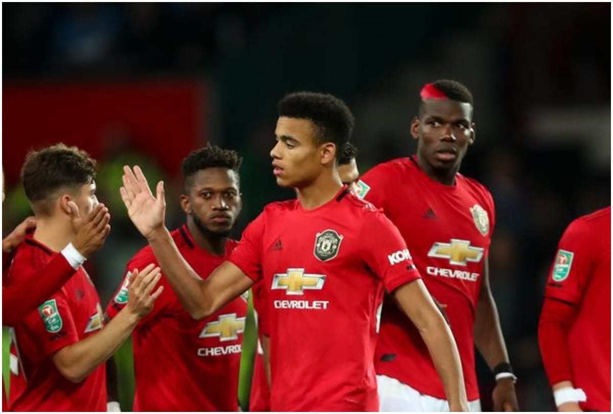 Manchester United beat Tottenham by 2 1