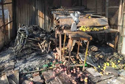 five shop caught fire after electric high tension wire break