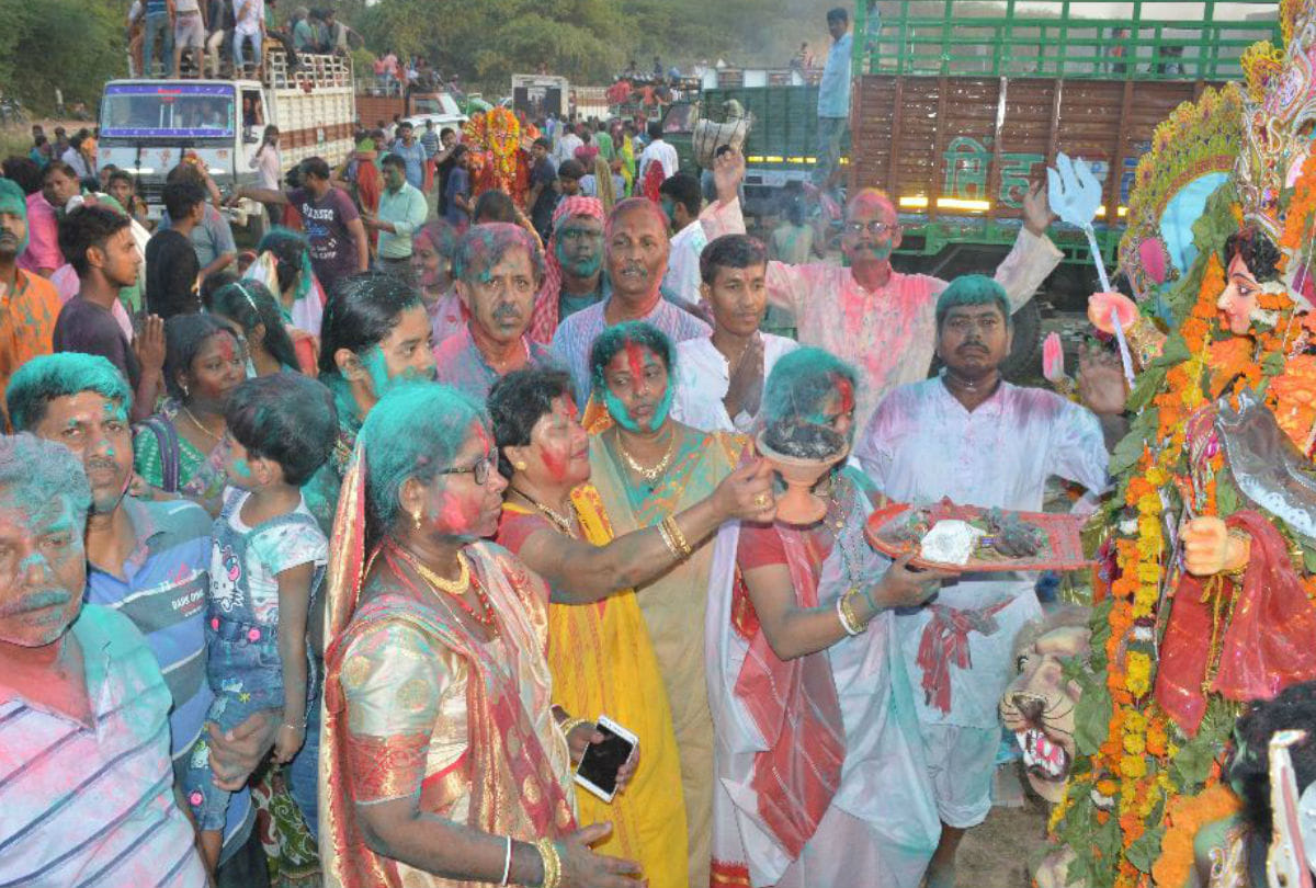 Sindoor Khela In Agra By Bengali Society on Dasshera