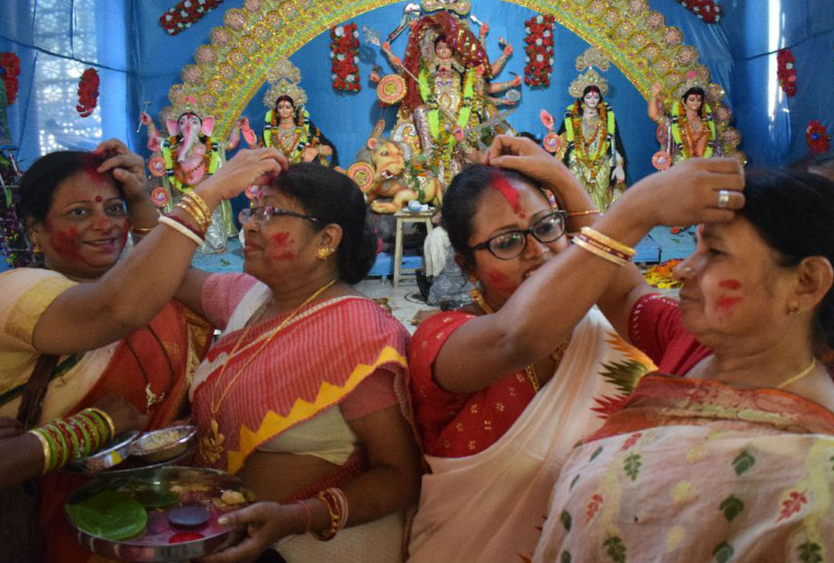 Sindoor Khela In Agra By Bengali Society on Dasshera