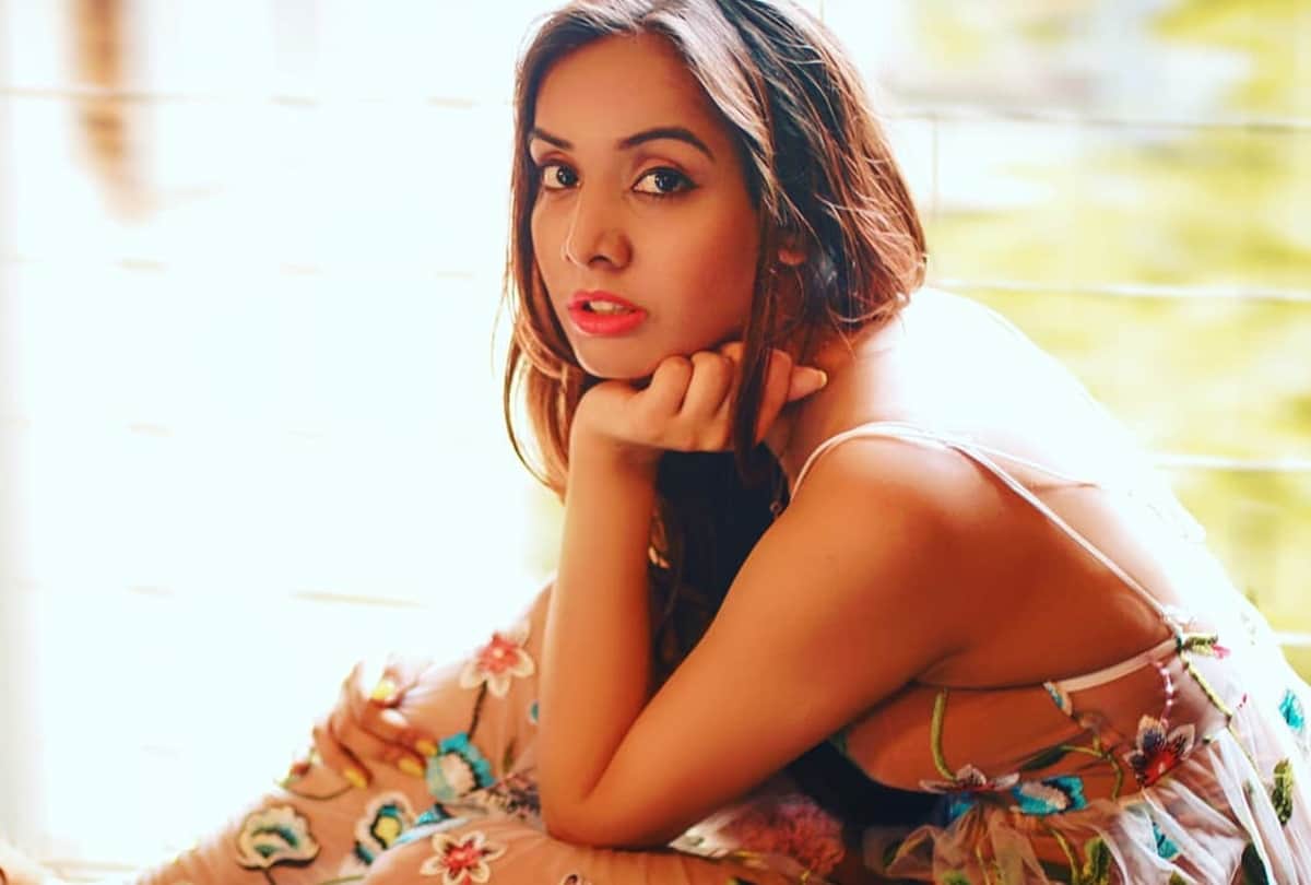 rashmi desai brother Mrunal Jain Ex Gf varsha bhagwani can enter in Bigg Boss 13 as wild card