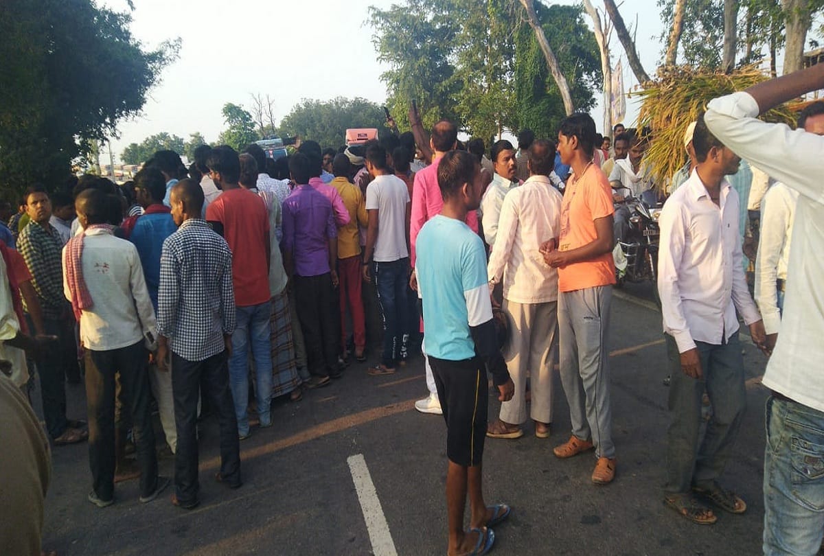 Villagers angry over death of school girl, blocked road