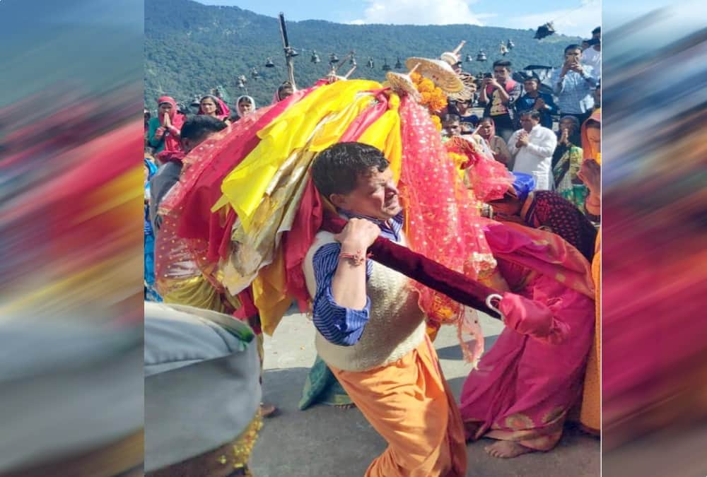 Childless Couples Doing worship of maa Anasuya Whole Night even Snowfall and Bitter cold weather