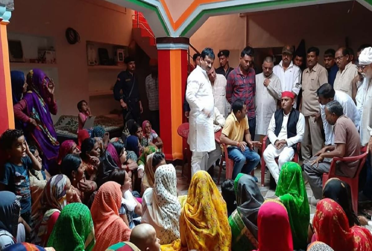 Pushpendr yadav case Akhilesh Yadav says Government and administration is saving S.O.
