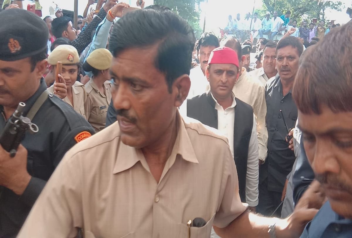 Pushpendr yadav case Akhilesh Yadav says Government and administration is saving S.O.