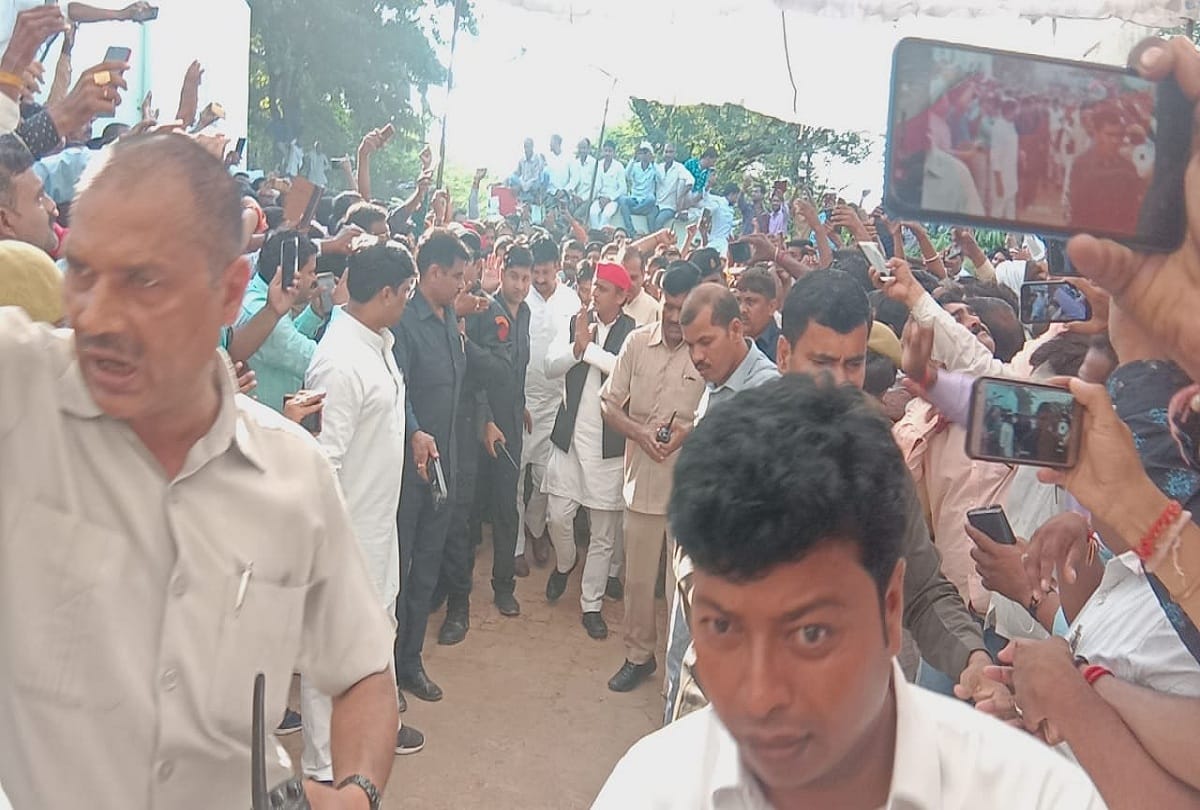 SP chief Akhilesh Yadav to visit Jhansi for meeting Pushpendra yadavs family