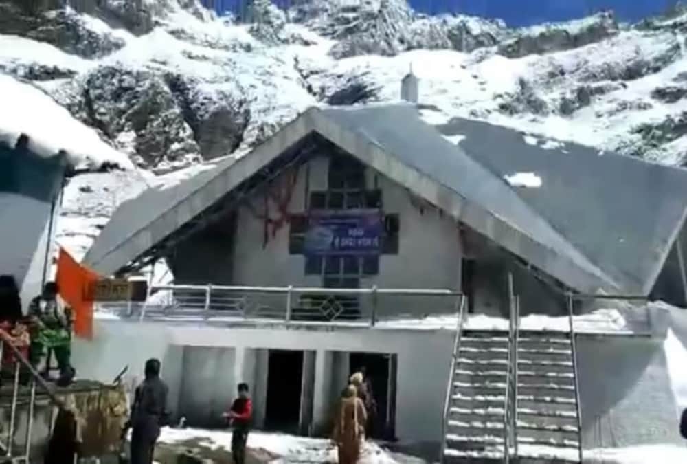Hailstorm And rain in mussoorie Snowfall in badrinath cold Weather increased photos
