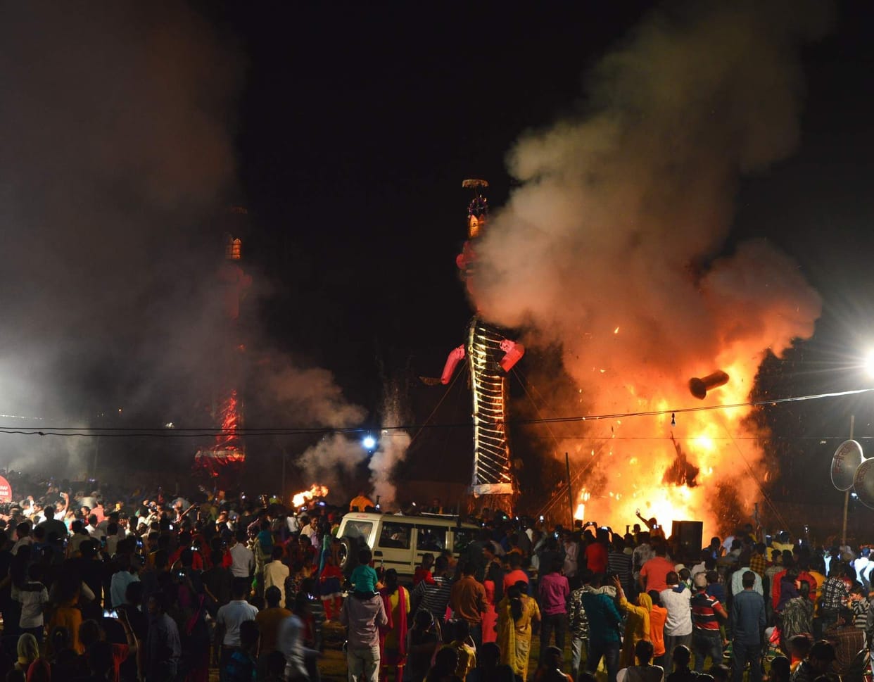 Dussehra festival: burning effigy of effigy Ravana