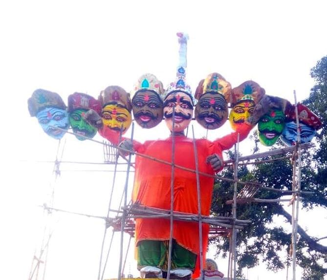 object to ravanas bhagwa dress