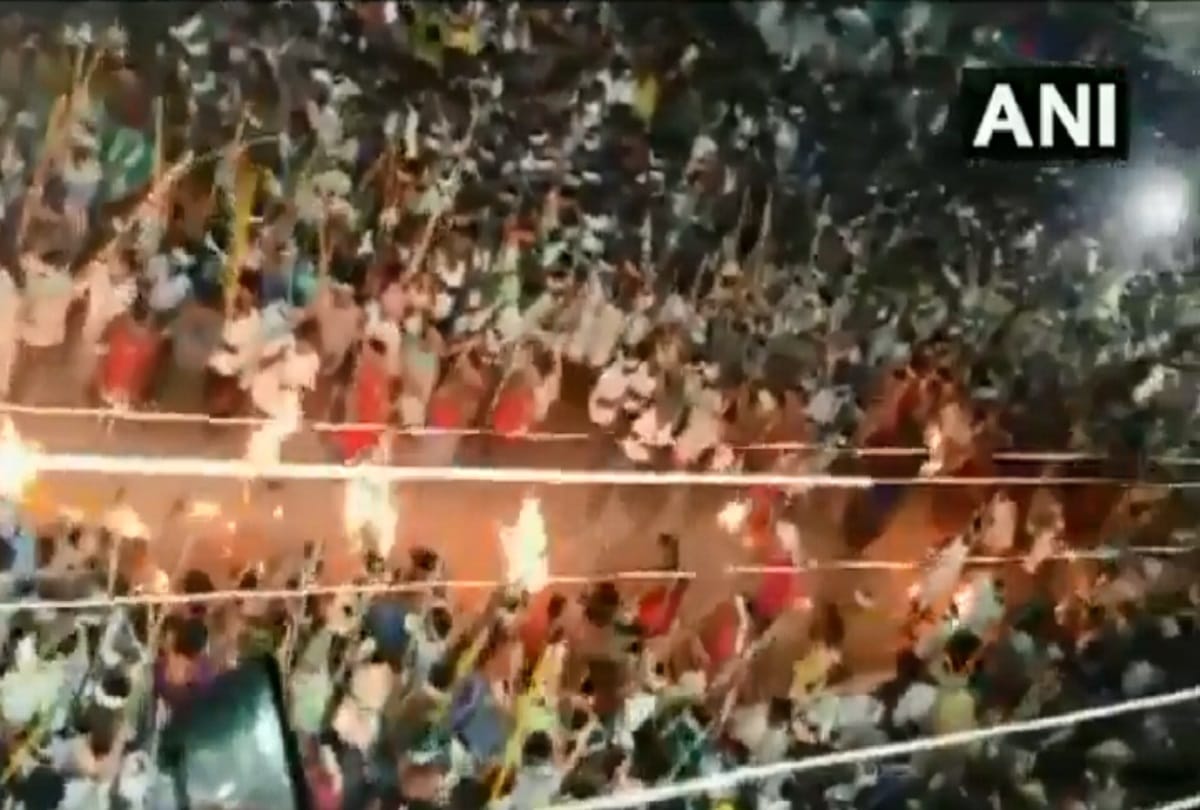 Andhra Pradesh Kurnool people injured in Banni festival as local participate in annual stick fight