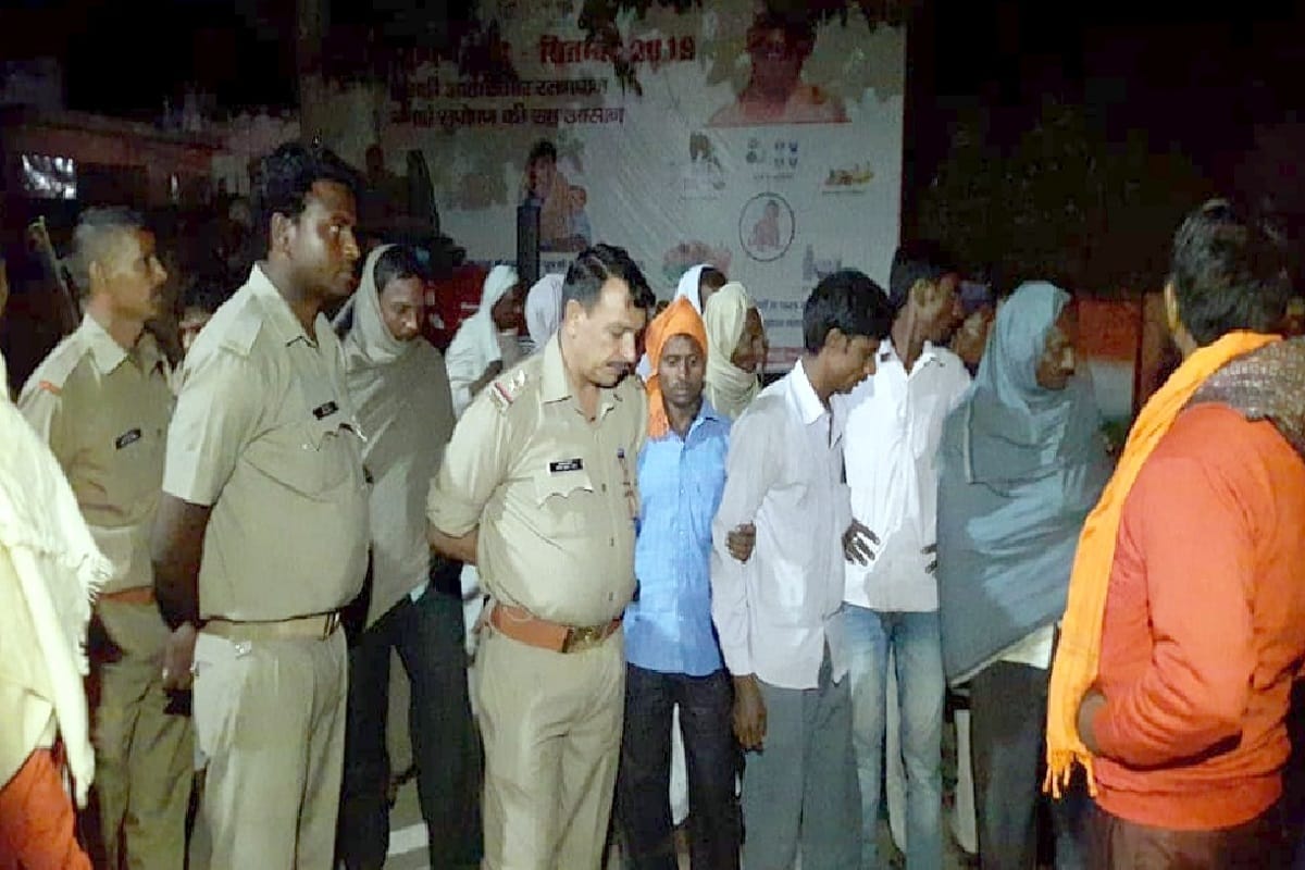 Father and son dies and mother and other one people injured in road accident at Bijnor