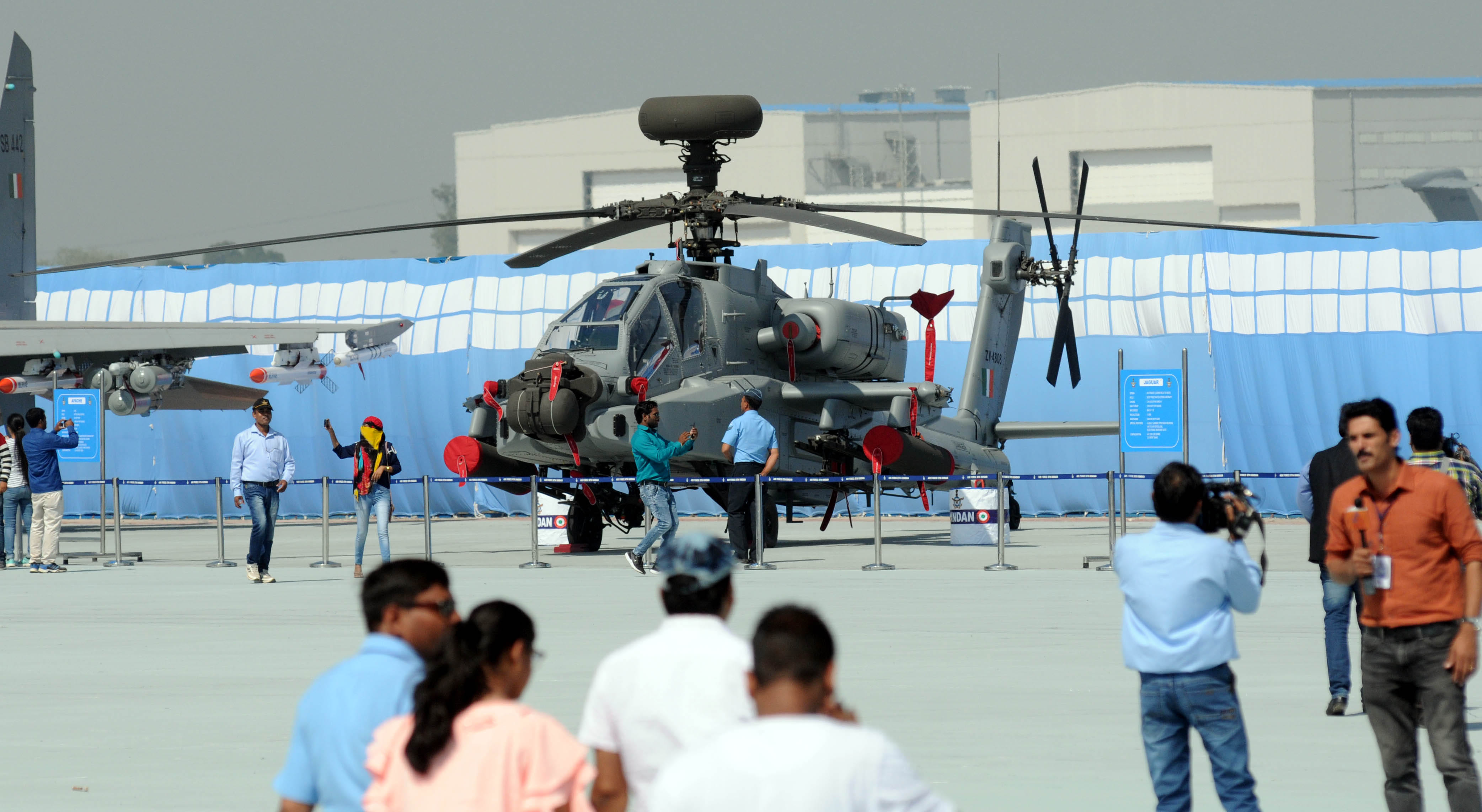 Captain sachin tendulkar attends Indian Air force day 2019