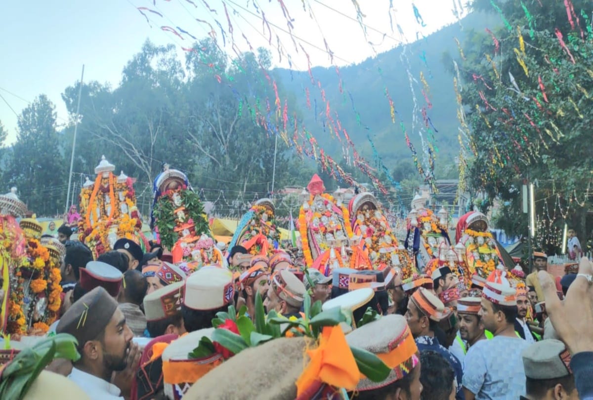 280 gods and goddesses arrived in Kullu Dussehra after three hundred years