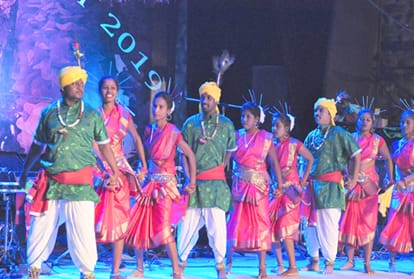 Suresh Wadkar performed to the international Dussehra festival, folk artists also joined