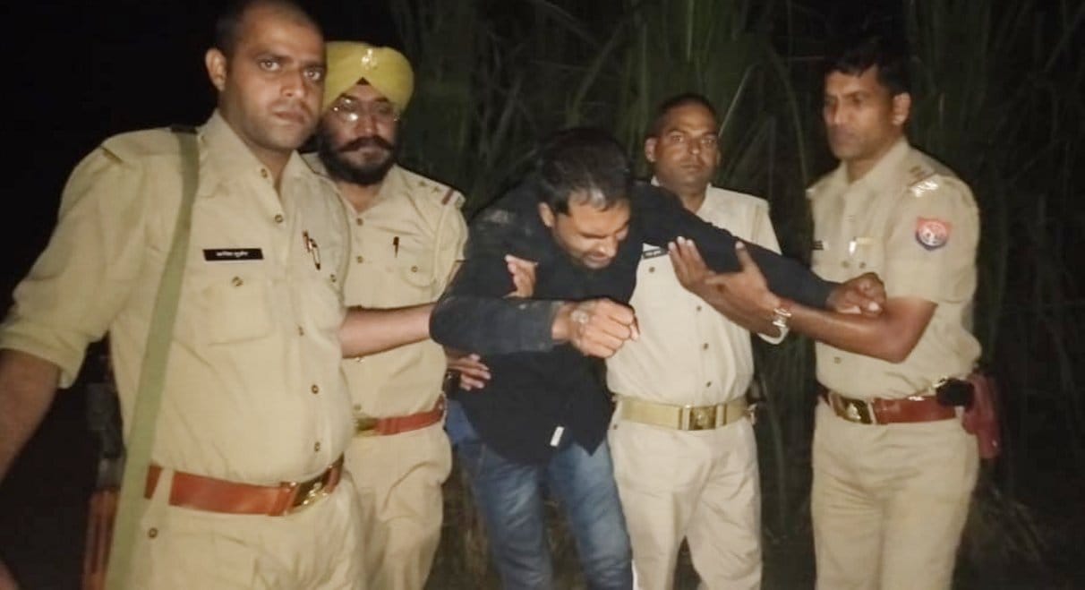 Robber robbed in encounter, partner absconding