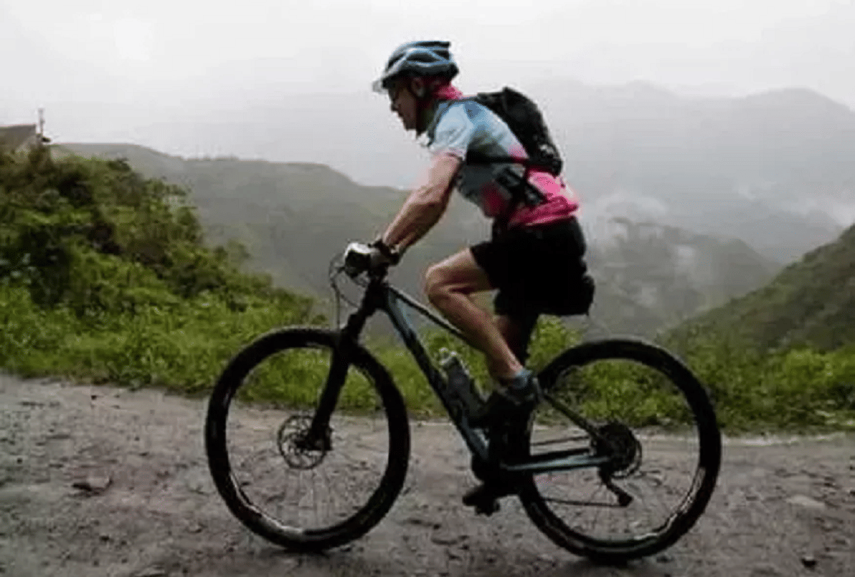 What is death race, 70 years old Mirtha Munoz won the cycling race on death road