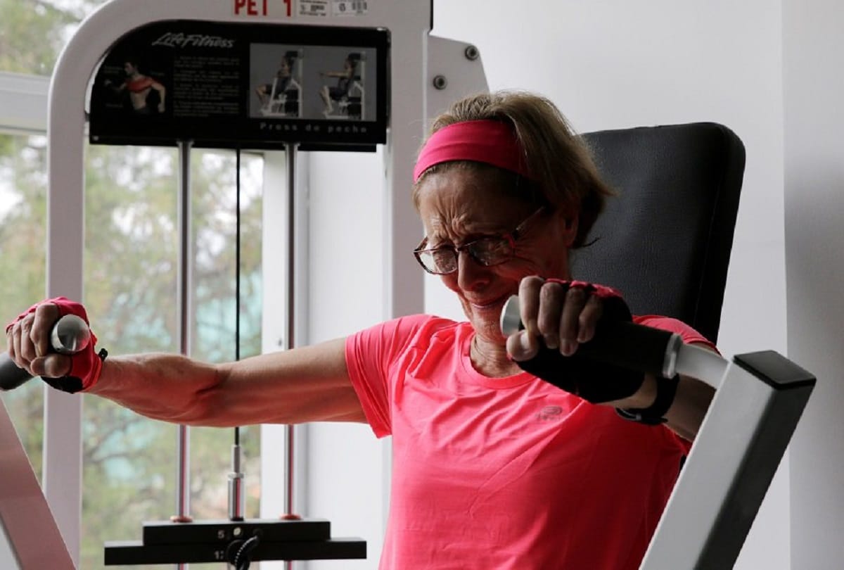 What is death race, 70 years old Mirtha Munoz won the cycling race on death road