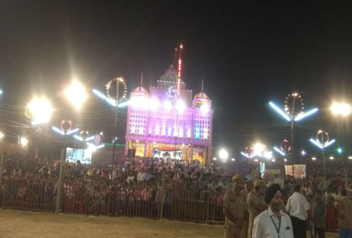 Dushressa Celebrated By Burning Ravan Effigy in Agra Ramleela Ground