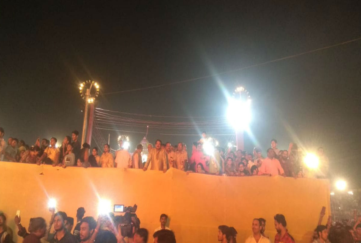 Dushressa Celebrated By Burning Ravan Effigy in Agra Ramleela Ground