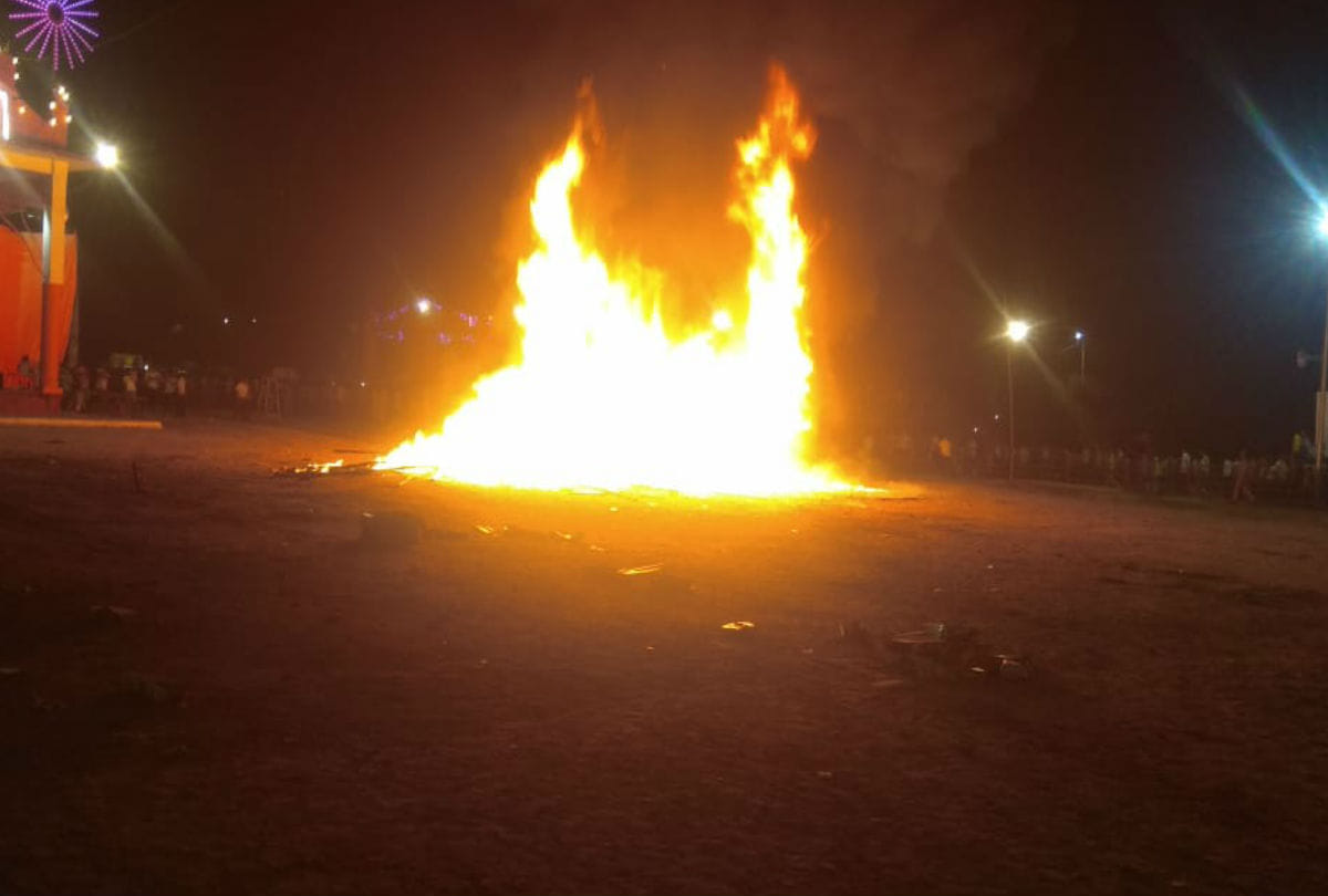 Dushressa Celebrated By Burning Ravan Effigy in Agra Ramleela Ground