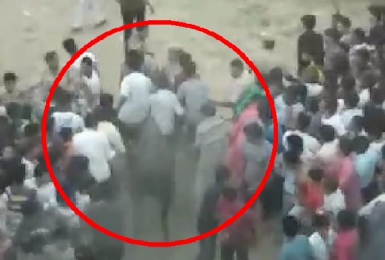 40 people injured in stampede due to bull enter in Ramleela fair