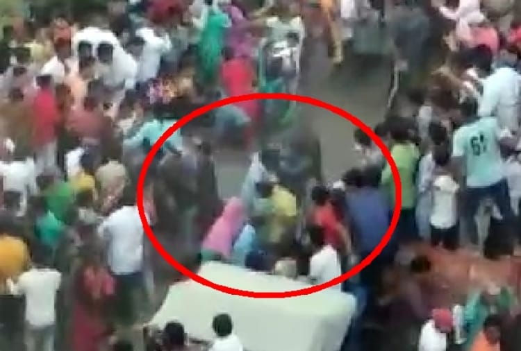40 people injured in stampede due to bull enter in Ramleela fair