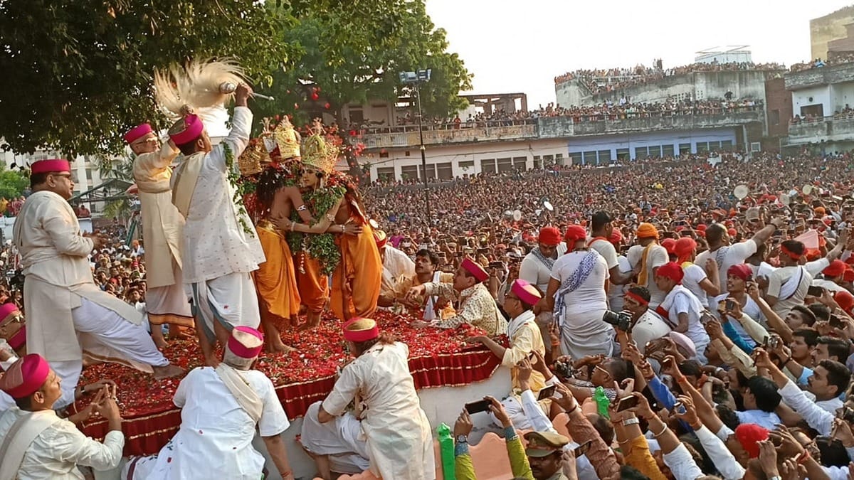 dussehra bharat milap at nati imli in varanasi