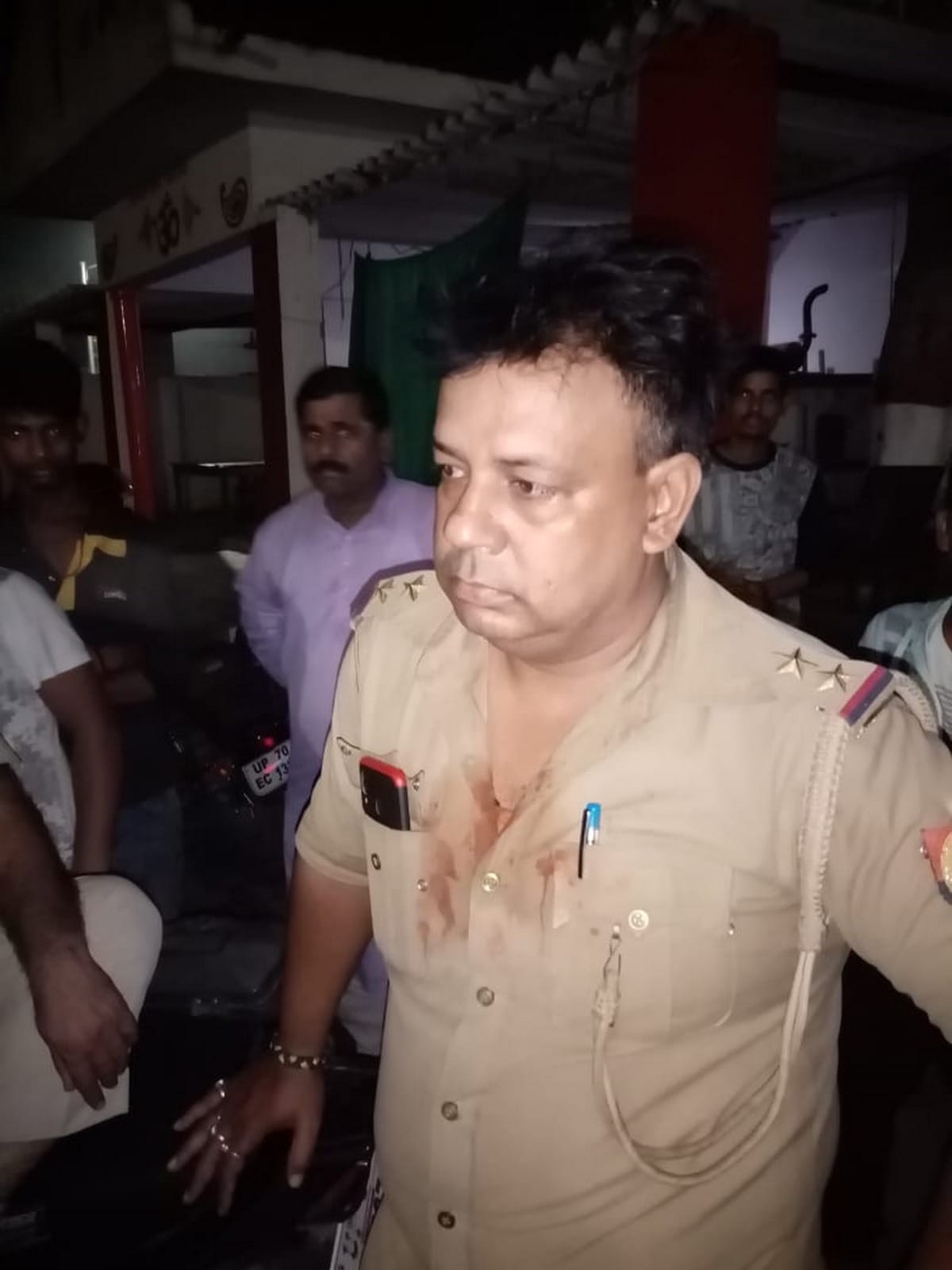 man spit on policeman si in police booth sarnath arrested accused varanasi