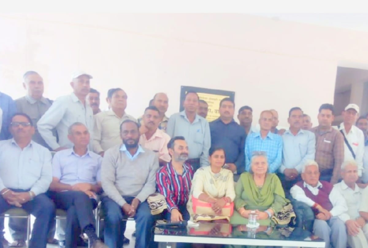 himachal govt shelving development works: viplove thakur