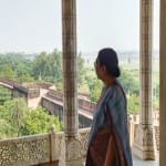 आगरा किला से ताजमहल देखती राज्यपाल