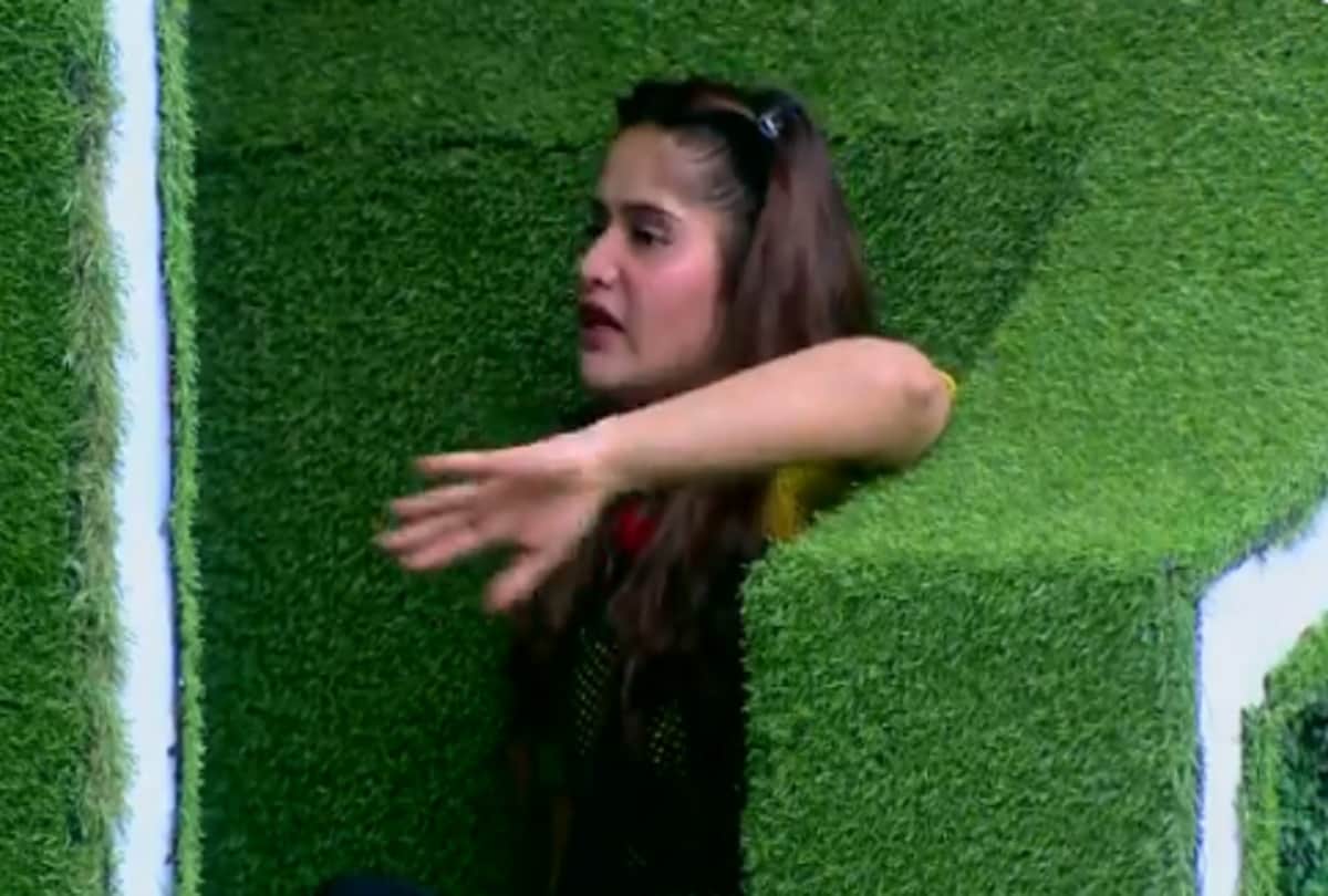 Bigg Boss 13 Fight between Aarti Singh Paras Chhabra and Rashami Desai will cry today