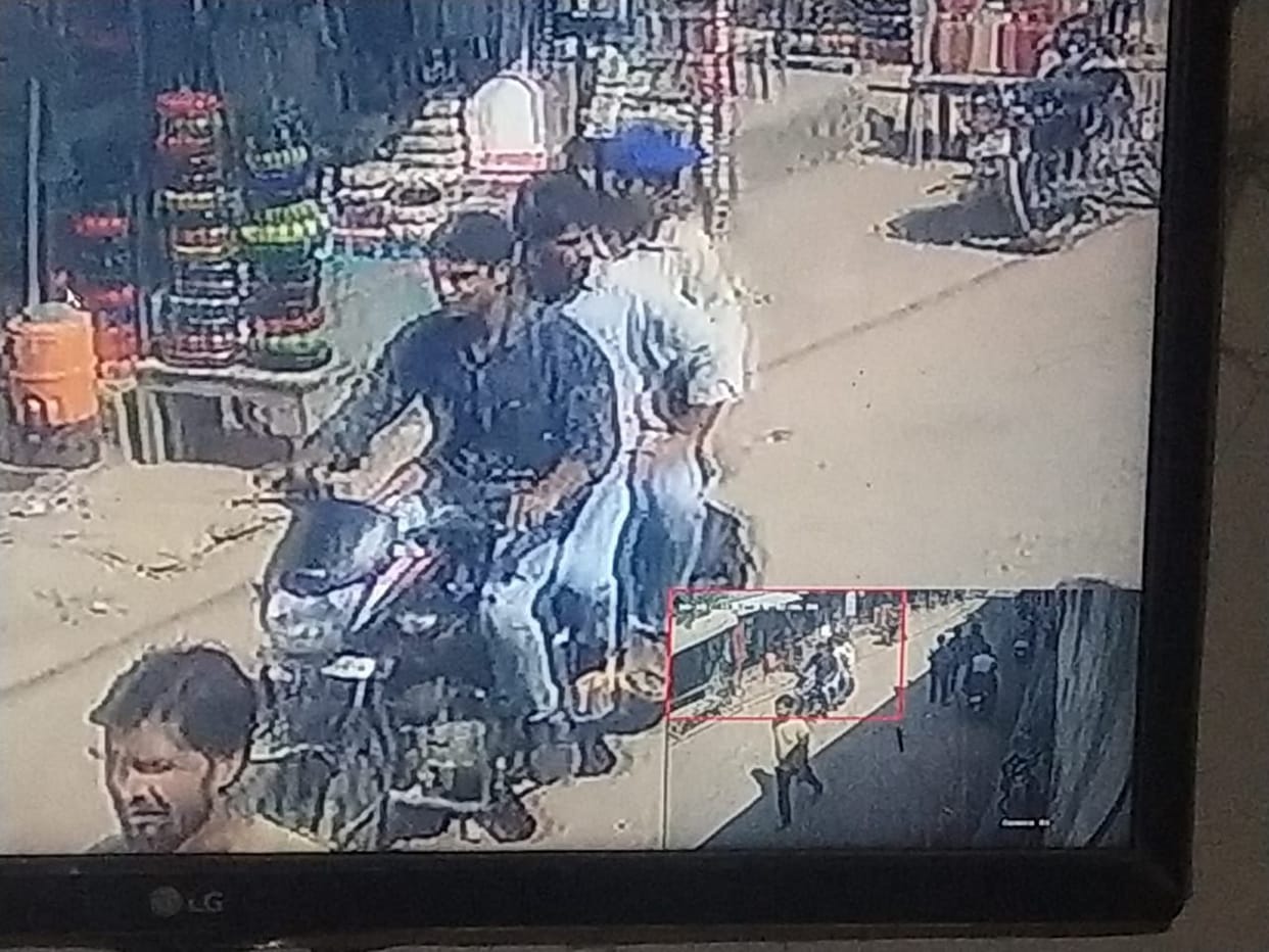 3.50 lakh jewels were robbed from Saraf by crooks