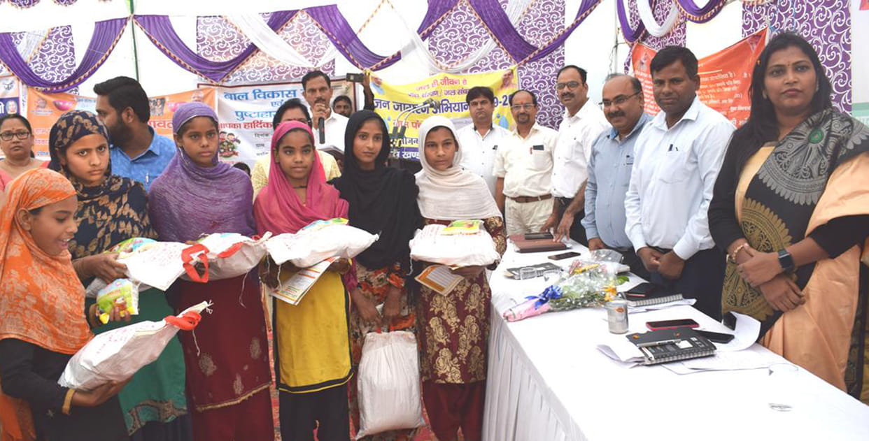 illagers of Begrajpur to get rid of polluted water